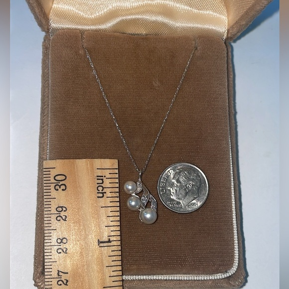 Solid 14K White Gold Antique Pearl Trio Natural Diamond Pendant Vintage Necklace - Picture 6 of 13